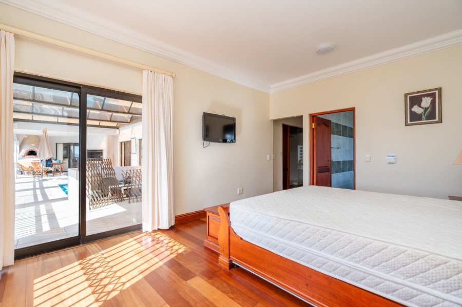 7 Bedroom Property for Sale in Myburgh Park Western Cape